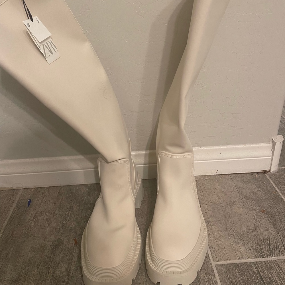 Zara Flat Lug Platform Boots Rubberized Knee High Tall Long Weather Resistant 39